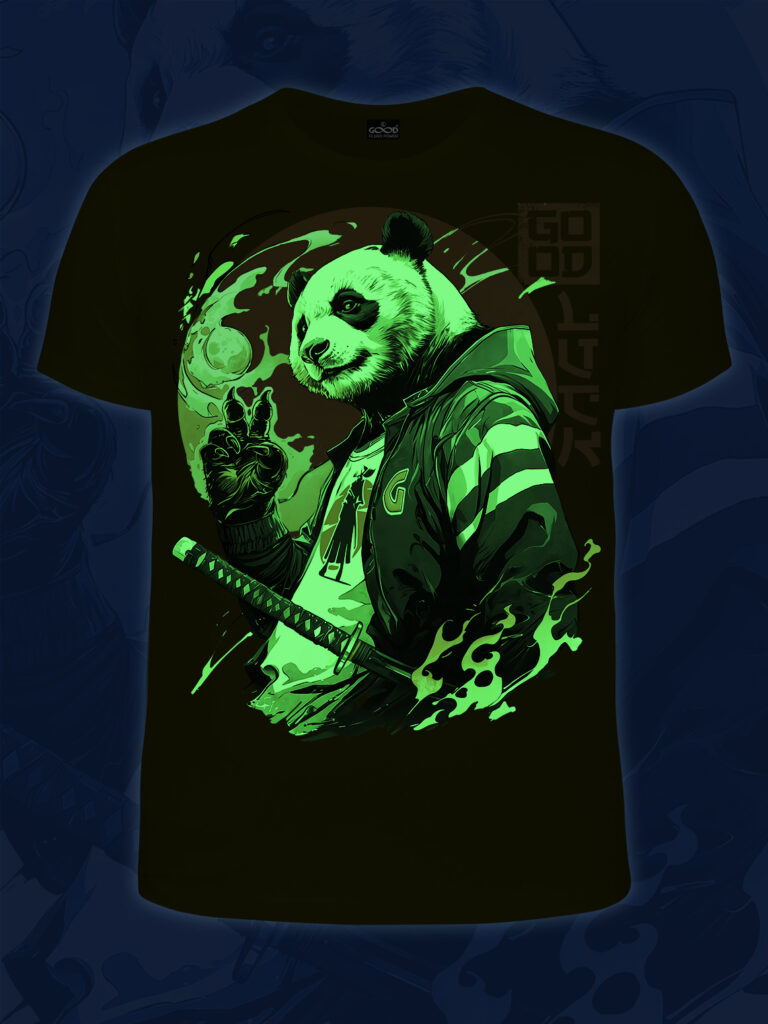 T-Shirt Glowing in the Dark with the Panda Lucky