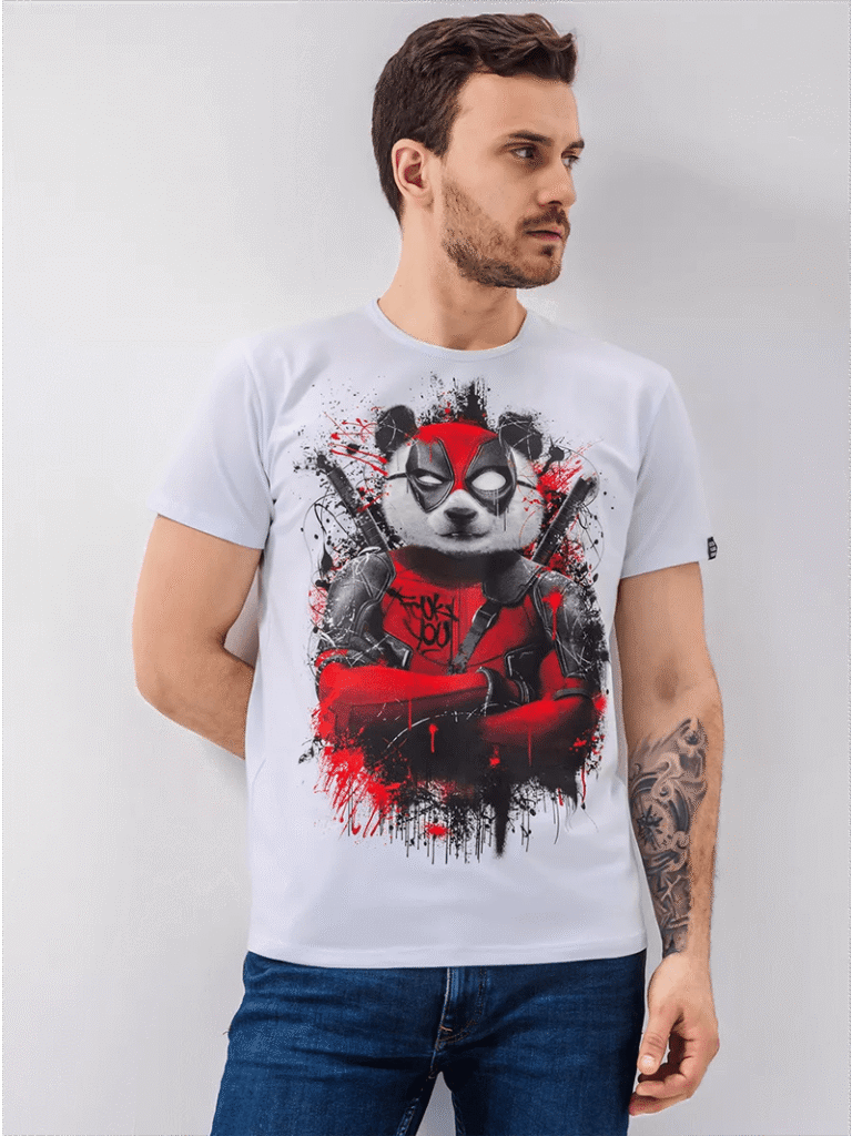 White T-shirt with panda Deadpool design – men’s graphic tee חולצת טי לבנה עם הדפס פאנדה בסגנון דדפול – חולצה גרפית לגברים